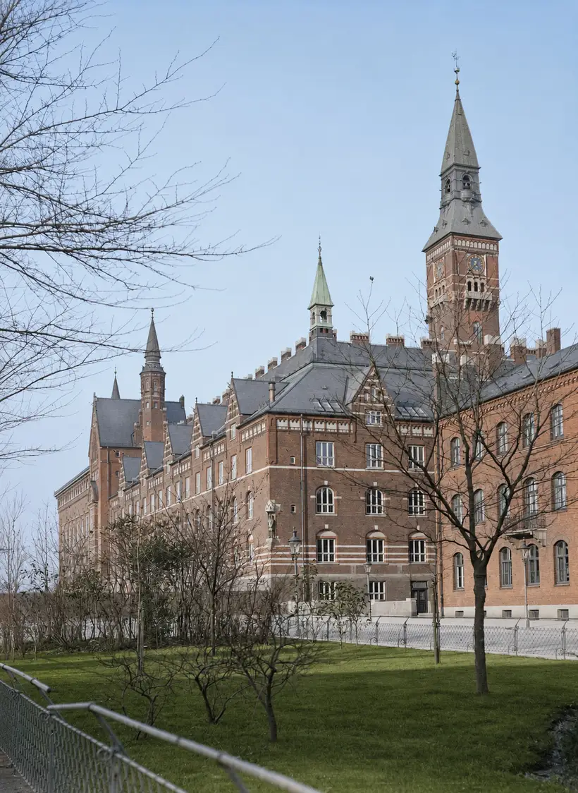 Billedet viser det nye Københavns Rådhus ved H.C. Andersens Boulevard i 1902.