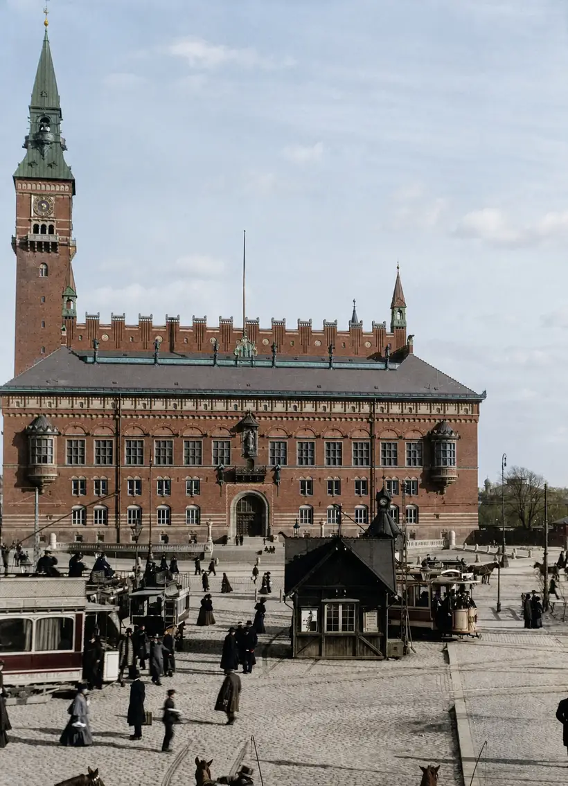 Billedet viser Københavns Rådhus udefra i 1903.