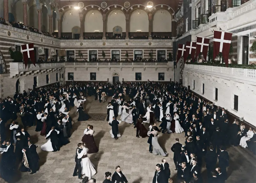Billedet viser aftenfesten ved indvielsen af Københavns Rådhus i 1905.