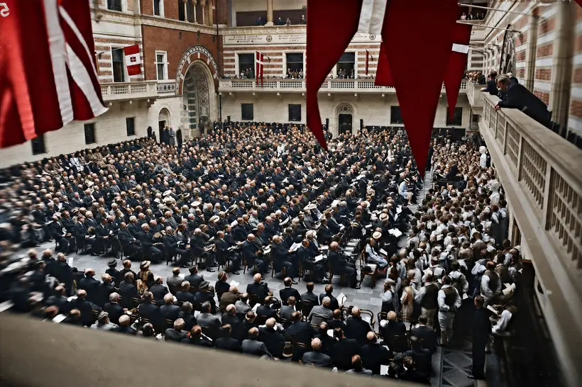 Billedet viser en højtidelighed i Rådhushallen på Københavns Rådhus i 1938.