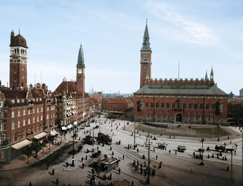 1910 · Paladshotellet og Københavns Rådhus