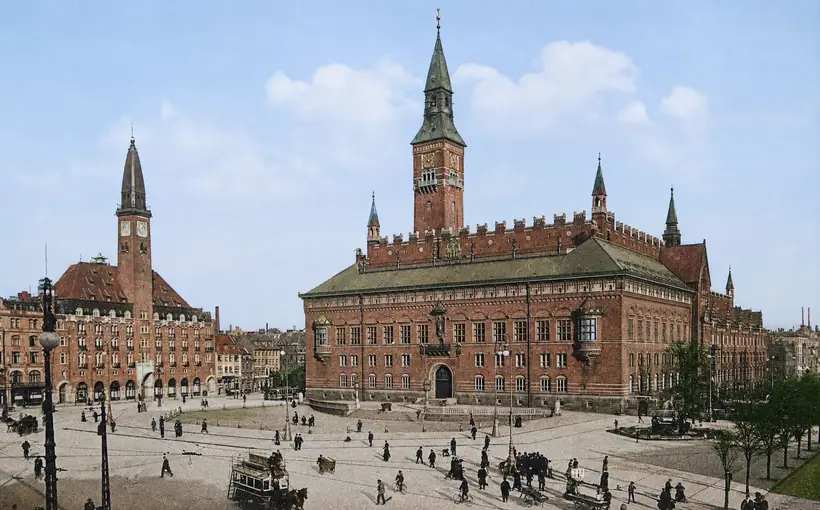1913 · Rådhuset og Paladshotellet