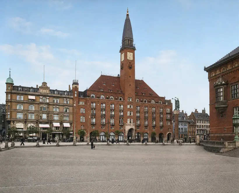 1915 · Rådhuspladsen med Paladshotellet